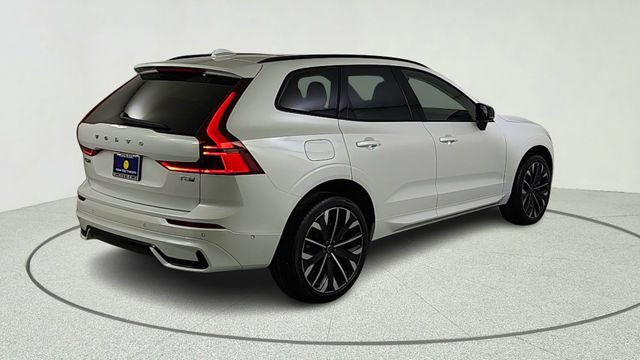 New 2026 Volvo XC60 T8 Ultra w/ Climate Package PRO AWD/4WD image 7