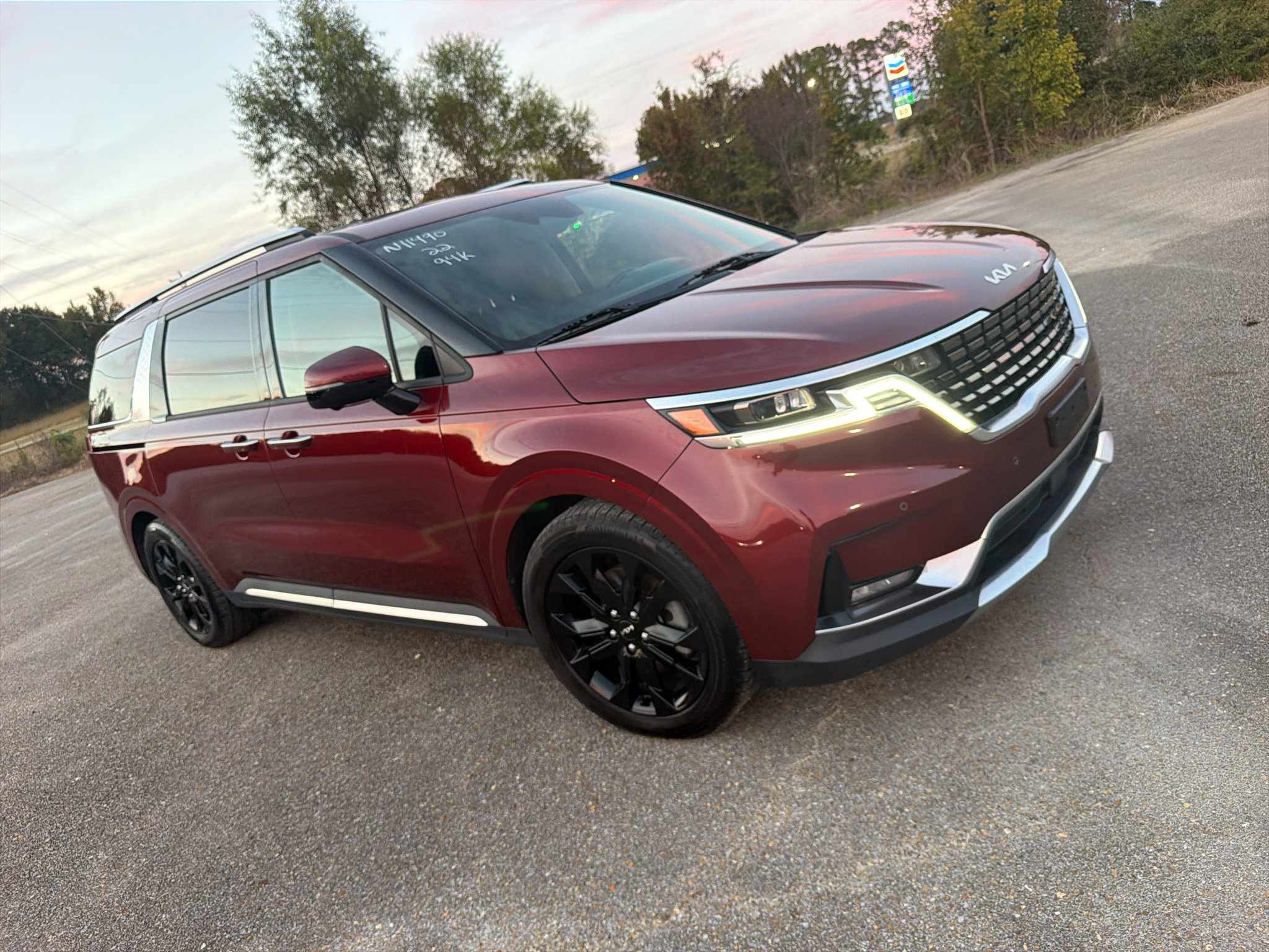 Used 2022 Kia Carnival SX Prestige FWD image 3