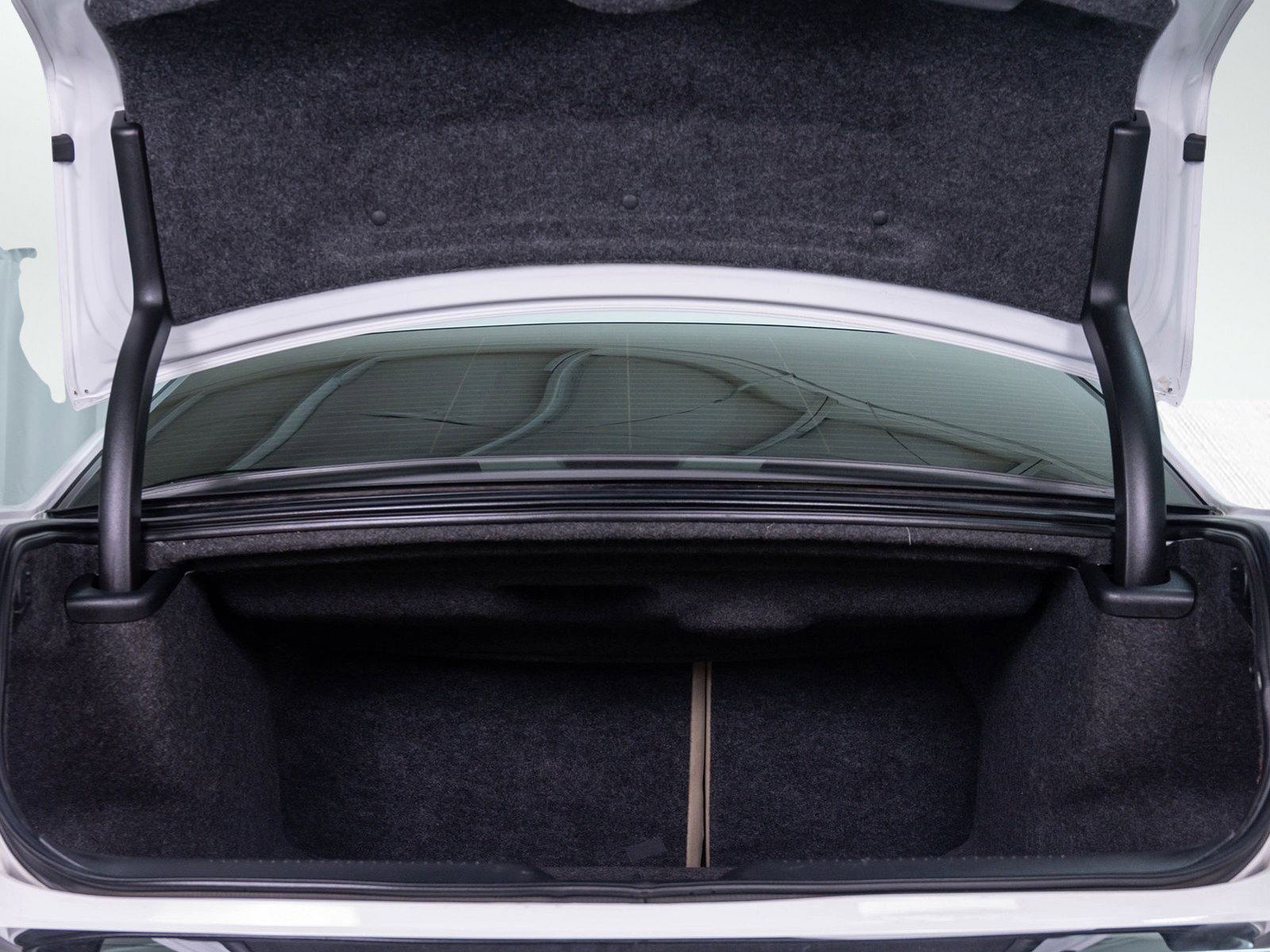 Used 2012 Chrysler 300 Limited RWD image 8