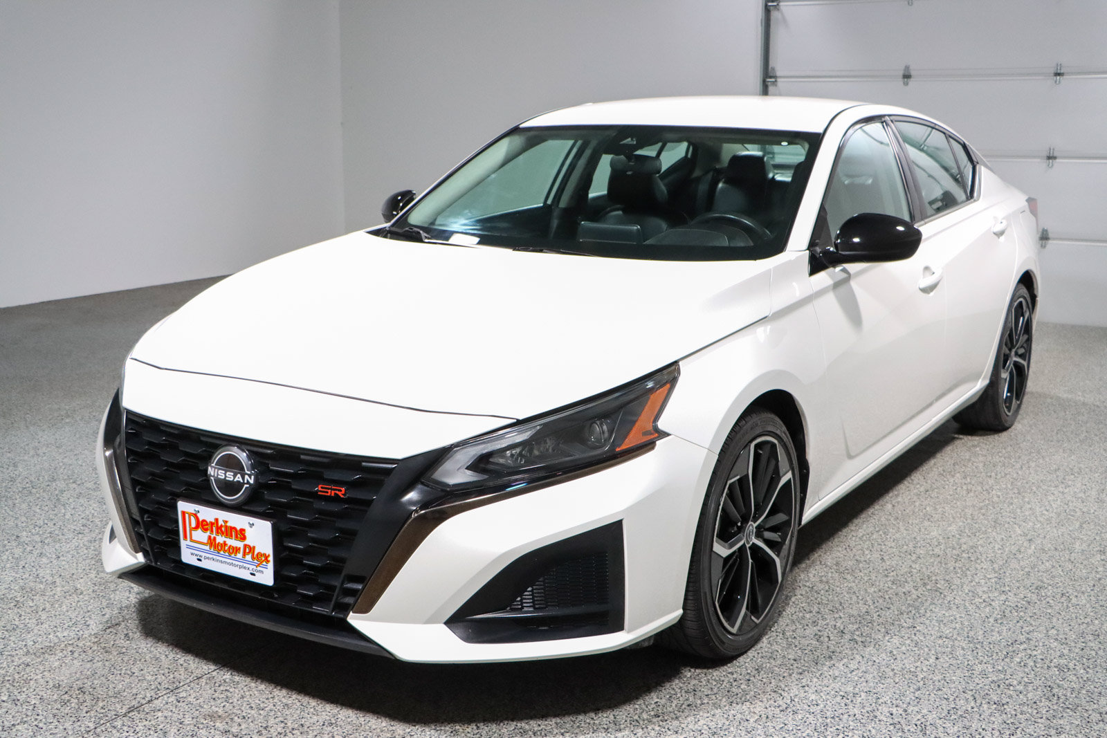 Used 2024 Nissan Altima 2.5 SR FWD image 29