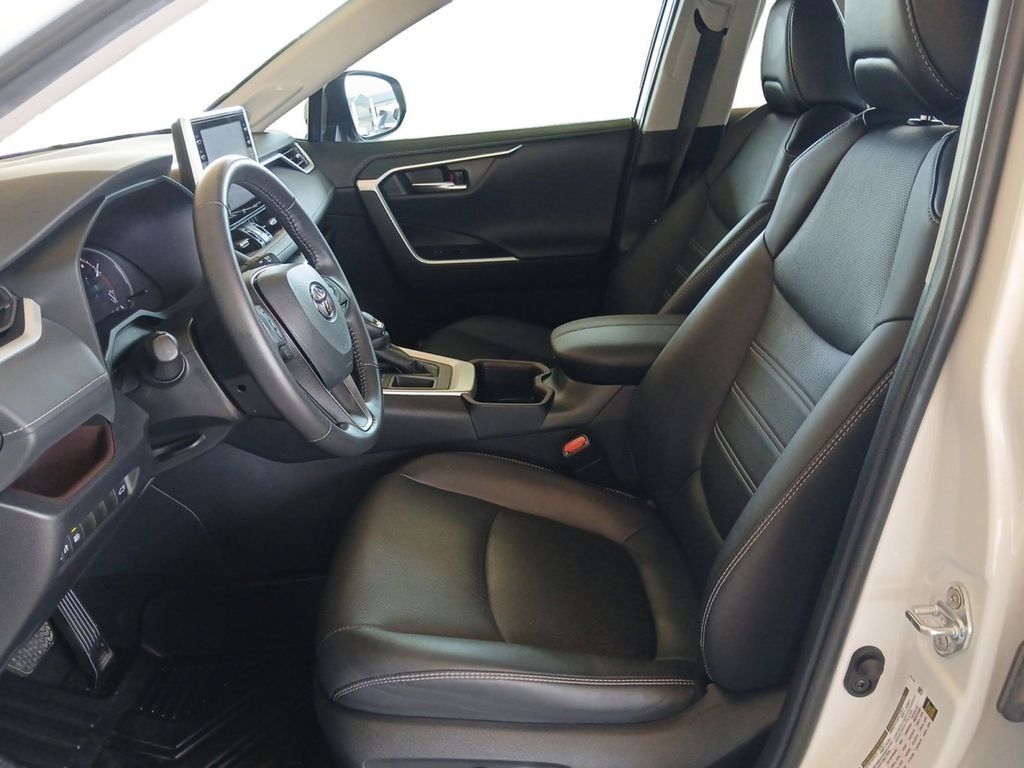 Used 2022 Toyota RAV4 Limited FWD image 9