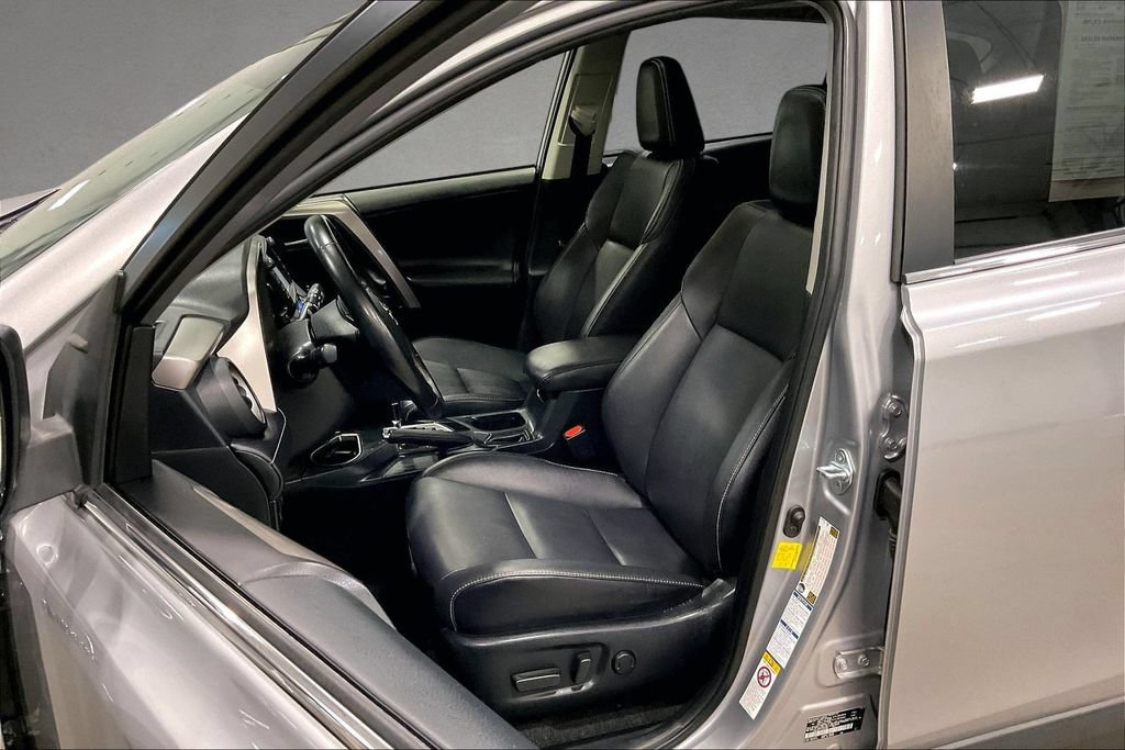Used 2018 Toyota RAV4 Limited AWD/4WD image 20