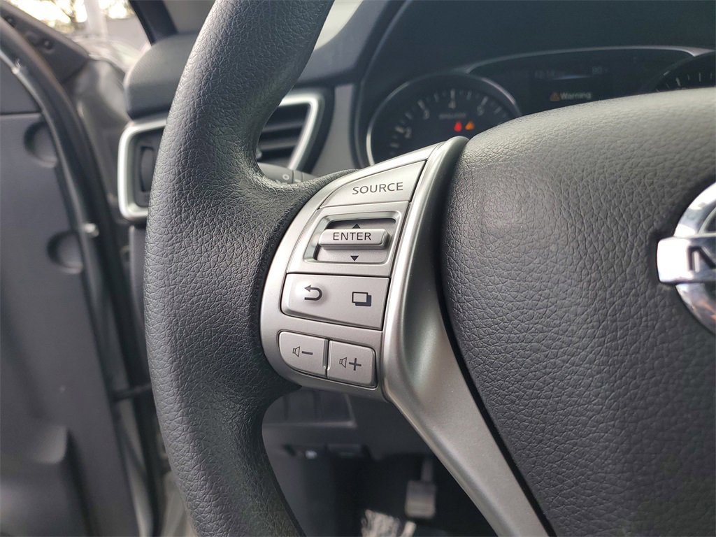 Used 2015 Nissan Rogue SV image 29