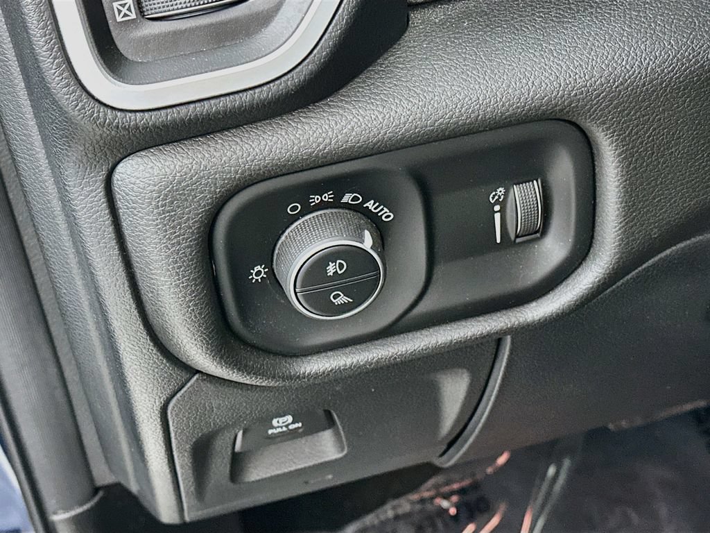 Used 2022 RAM 1500 Big Horn AWD/4WD image 17