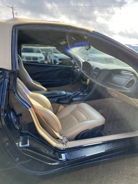 Used 2004 Chevrolet Corvette Convertible w/ Preferred Equipment Group image 14