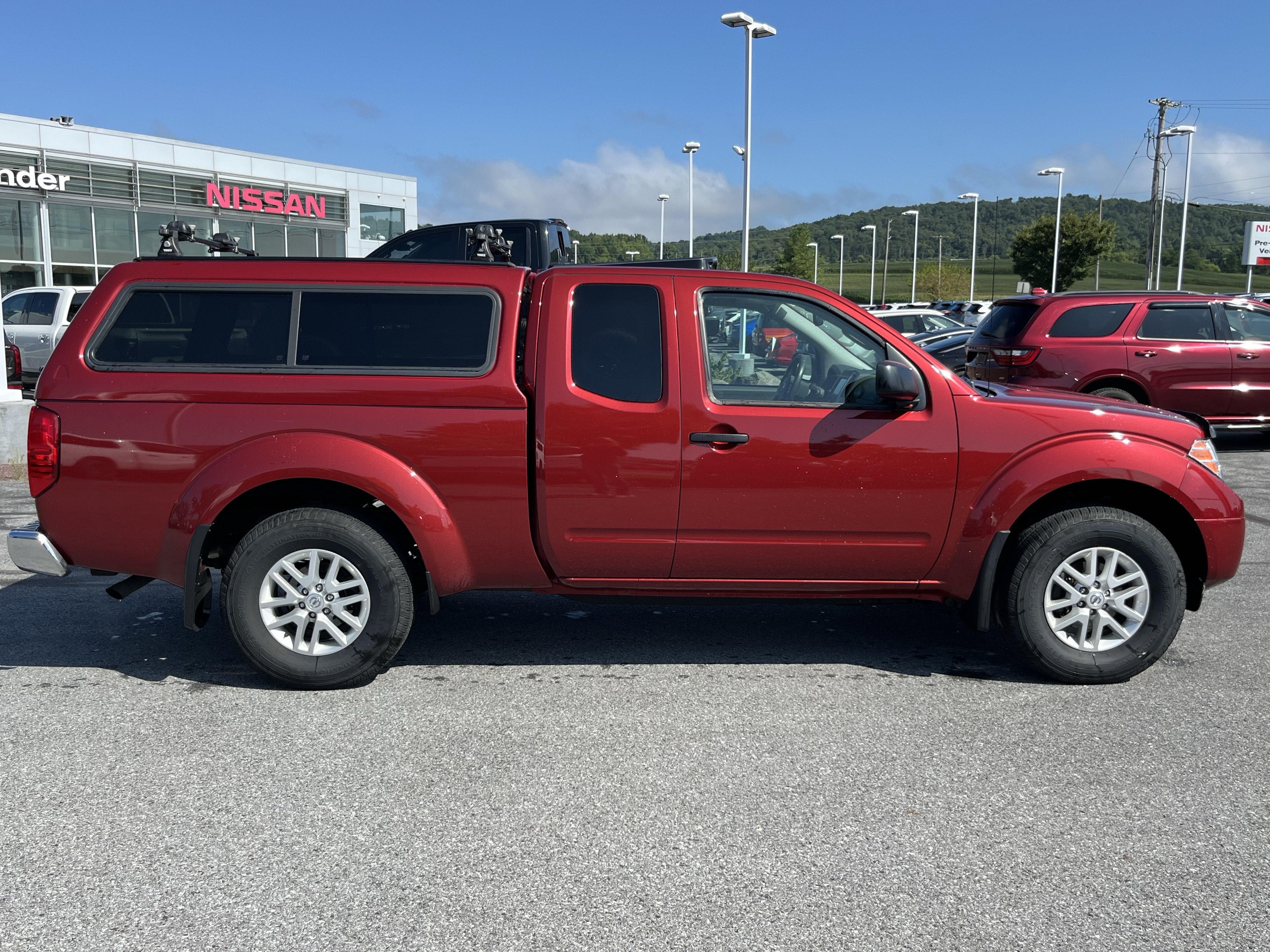 Used 2021 Nissan Frontier SV AWD/4WD image 2