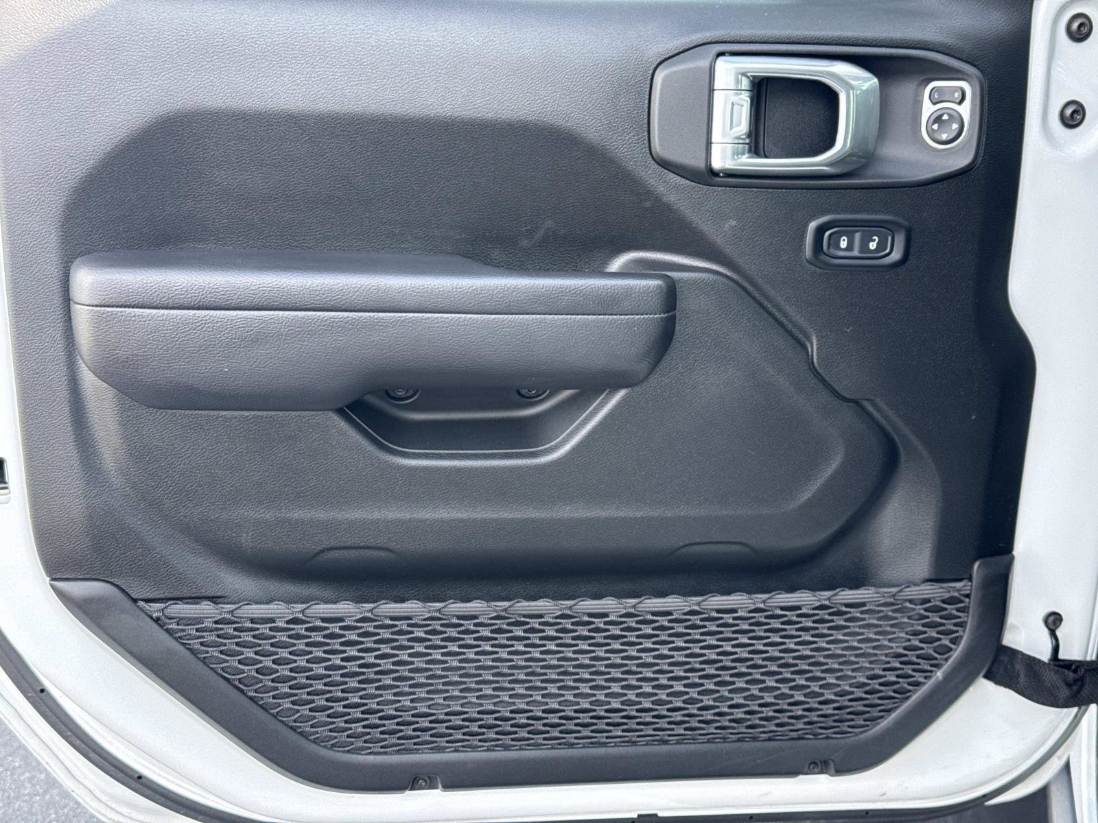 Used 2024 Jeep Wrangler Willys image 15