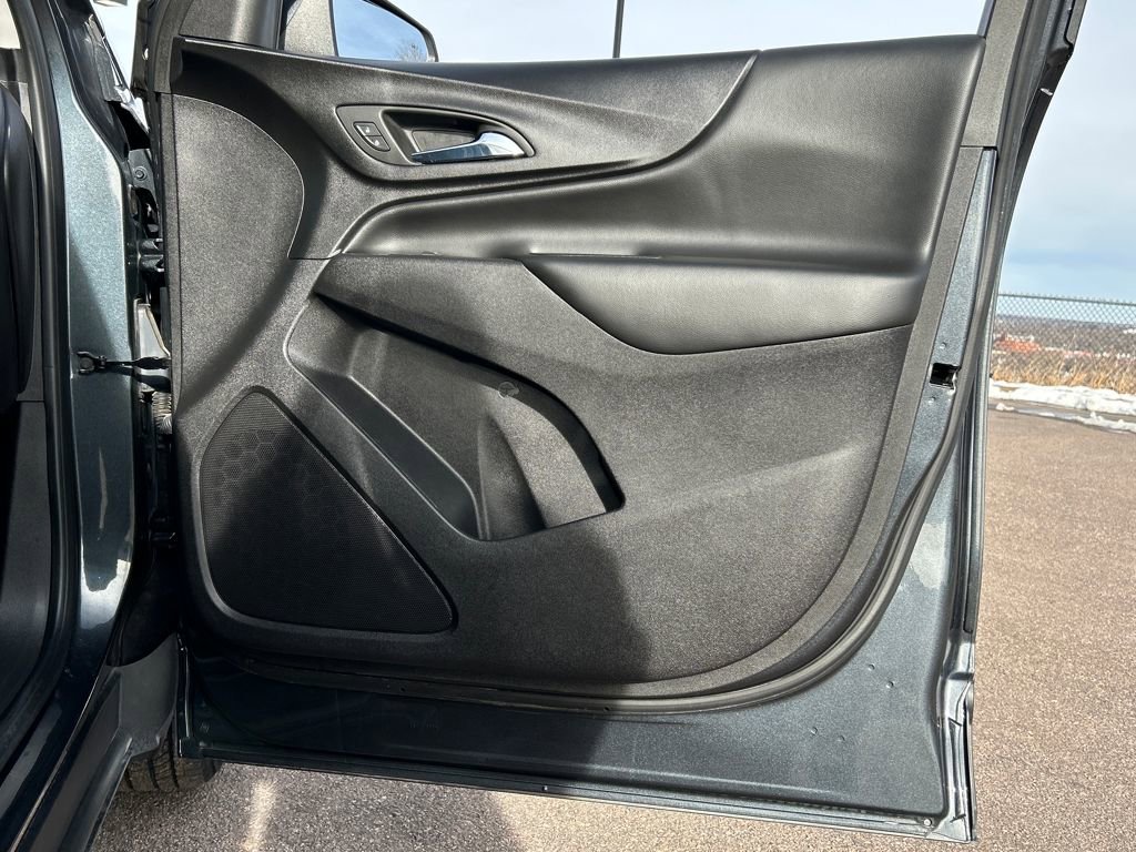 Used 2023 Chevrolet Equinox LT image 26