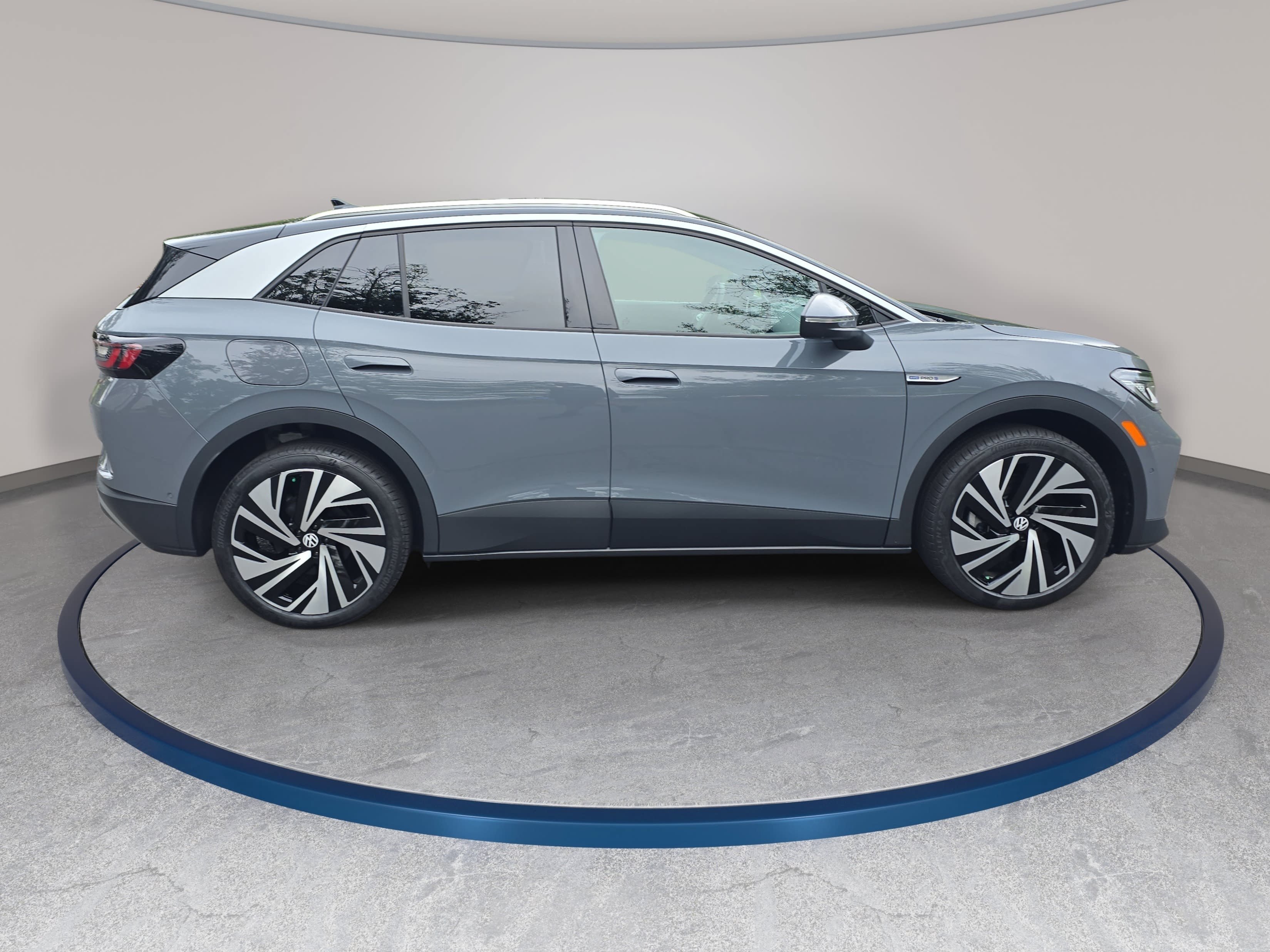 Certified 2025 Volkswagen ID.4 Pro S Plus AWD/4WD image 4