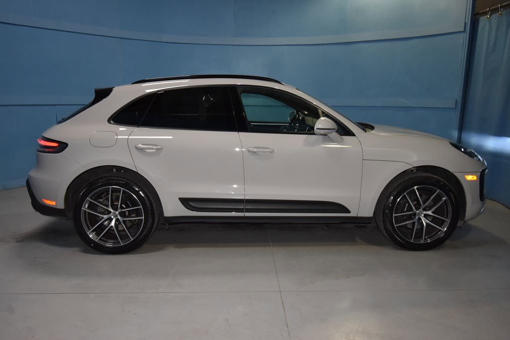 Certified 2025 Porsche Macan image 23