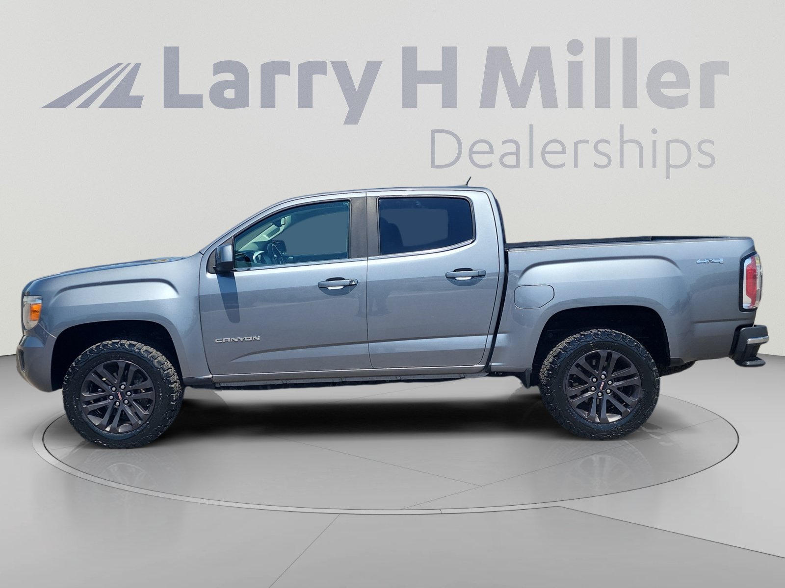 Used 2019 GMC Canyon SLE w/ Driver Alert Package AWD/4WD image 2