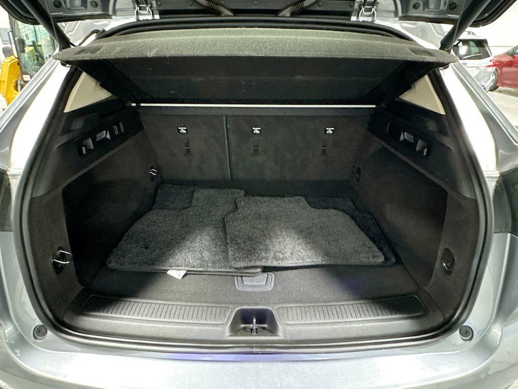 Used 2022 Buick Envision Avenir w/ Technology Package II image 26