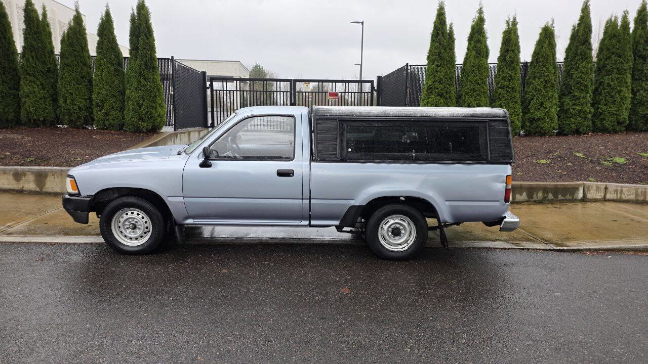 Used 1991 Toyota Pickup 2WD Regular Cab image 3