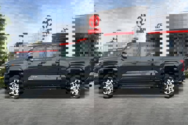 Used 2025 Toyota Tacoma SR5 image 8