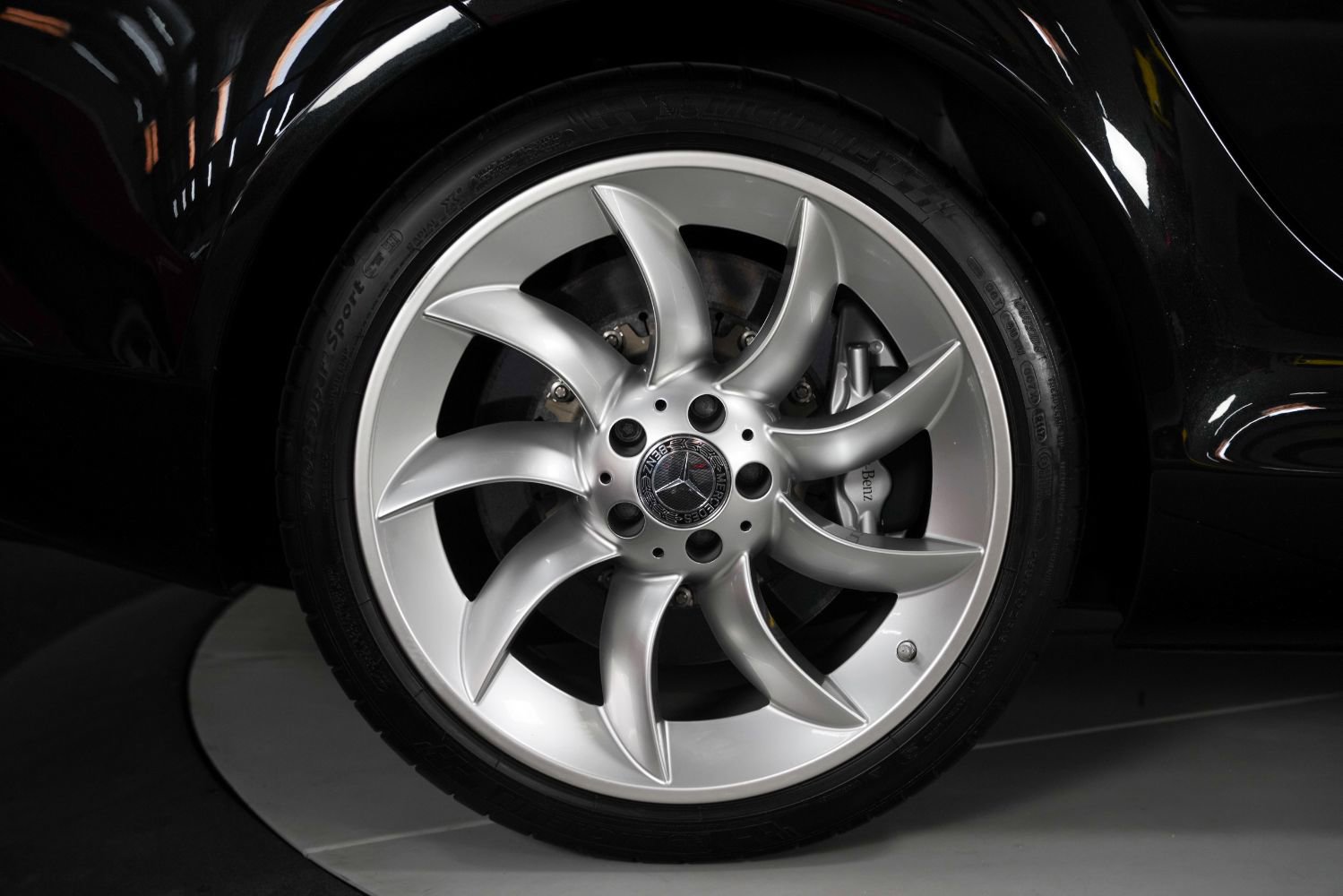 Used 2006 Mercedes-Benz SLR image 23