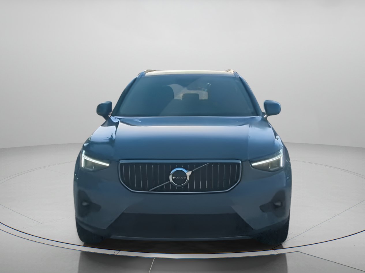 Used 2023 Volvo XC40 B5 Plus w/ Protection Package Premier AWD/4WD image 8