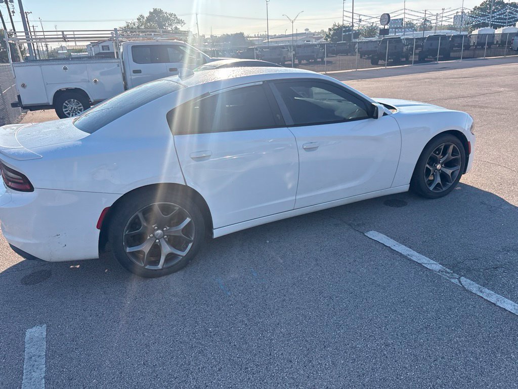 Used 2015 Dodge Charger SXT RWD image 12
