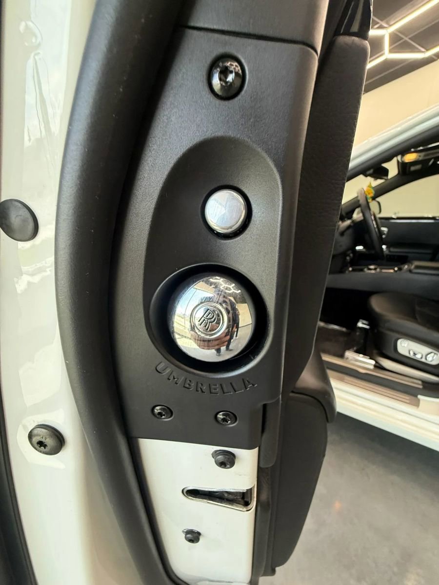 Used 2014 Rolls-Royce Ghost image 18