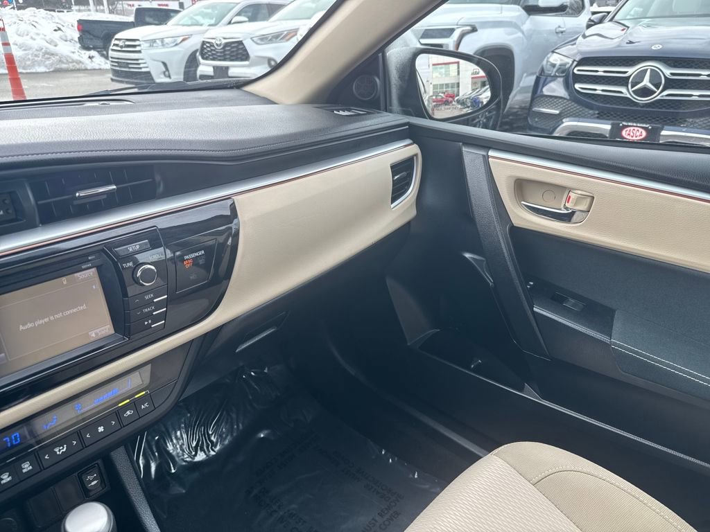 Used 2015 Toyota Corolla LE image 29
