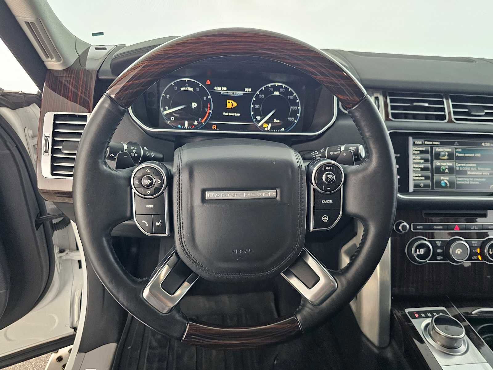 Used 2015 Land Rover Range Rover image 22