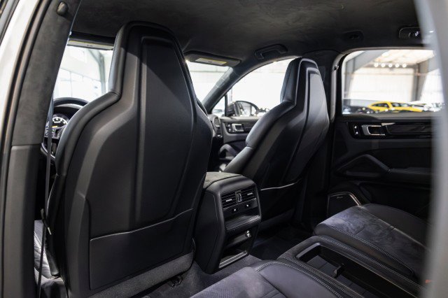 Used 2022 Porsche Cayenne Turbo GT image 31