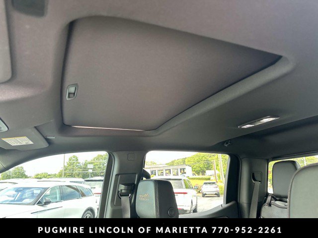 Used 2025 Chevrolet Silverado 1500 High Country AWD/4WD image 34