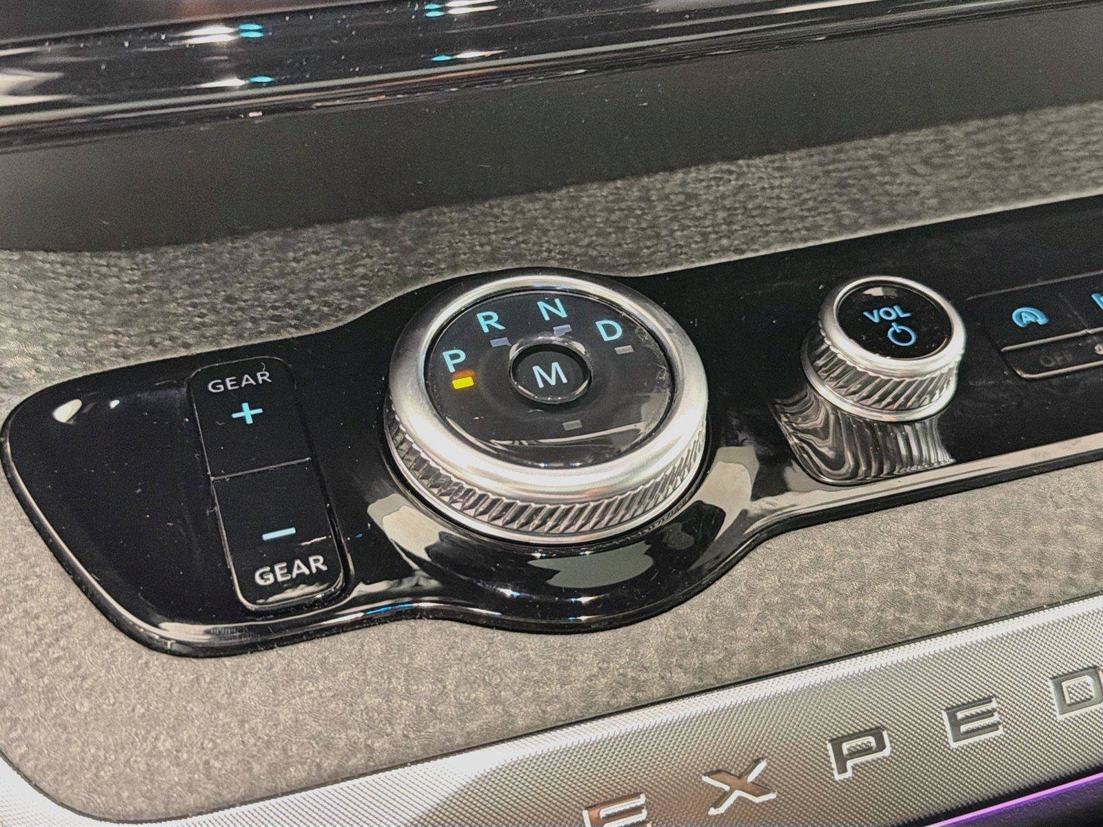 Used 2025 Ford Expedition Tremor AWD/4WD image 23