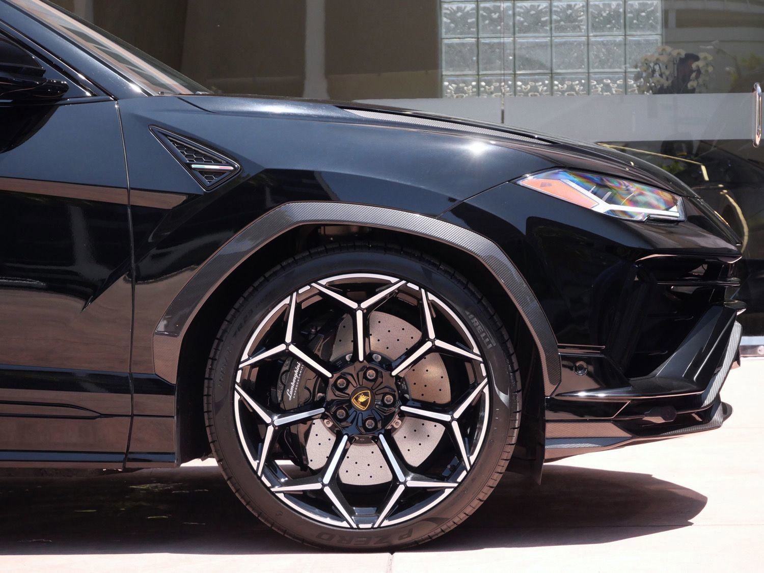 Used 2023 Lamborghini Urus Performante AWD/4WD image 9