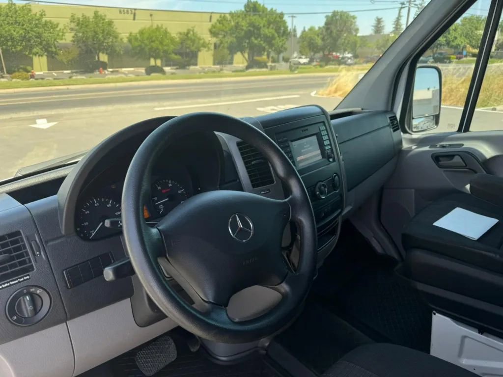 Used 2014 Mercedes-Benz Sprinter 2500 image 13