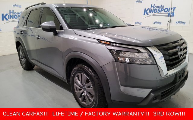 Used 2024 Nissan Pathfinder SV image 1