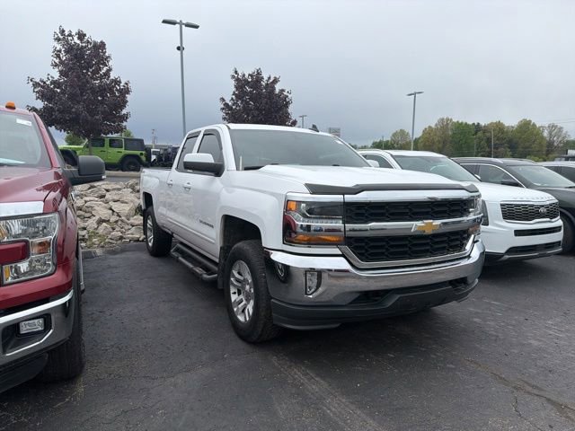 Used 2018 Chevrolet Silverado 1500 LT w/ All Star Edition AWD/4WD image 9