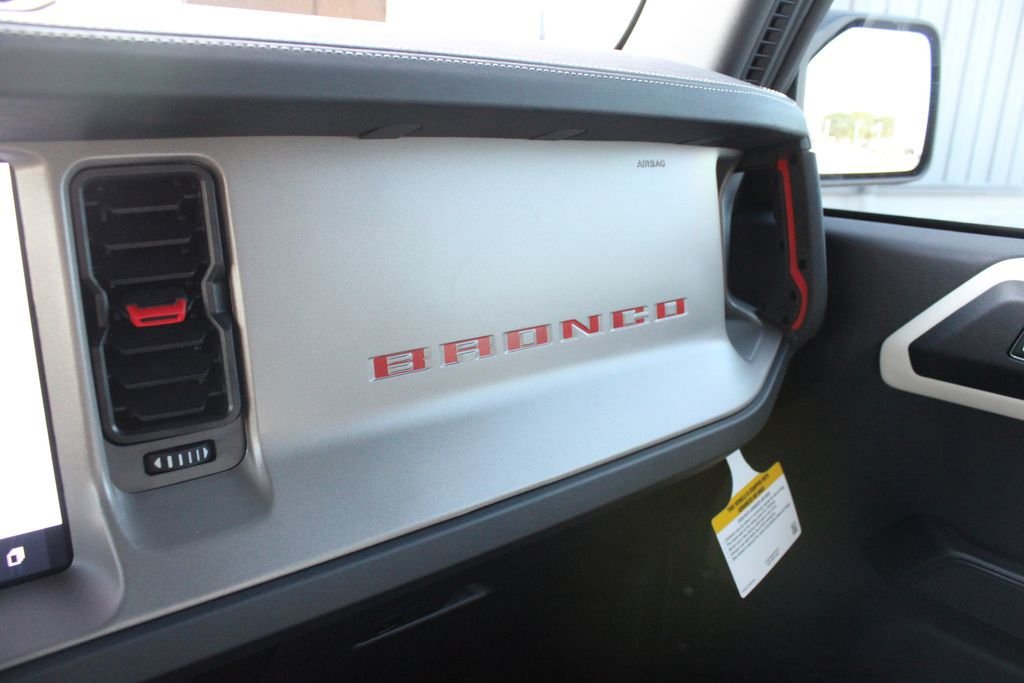 New 2026 Ford Bronco Outer Banks w/ Sasquatch Package AWD/4WD image 19