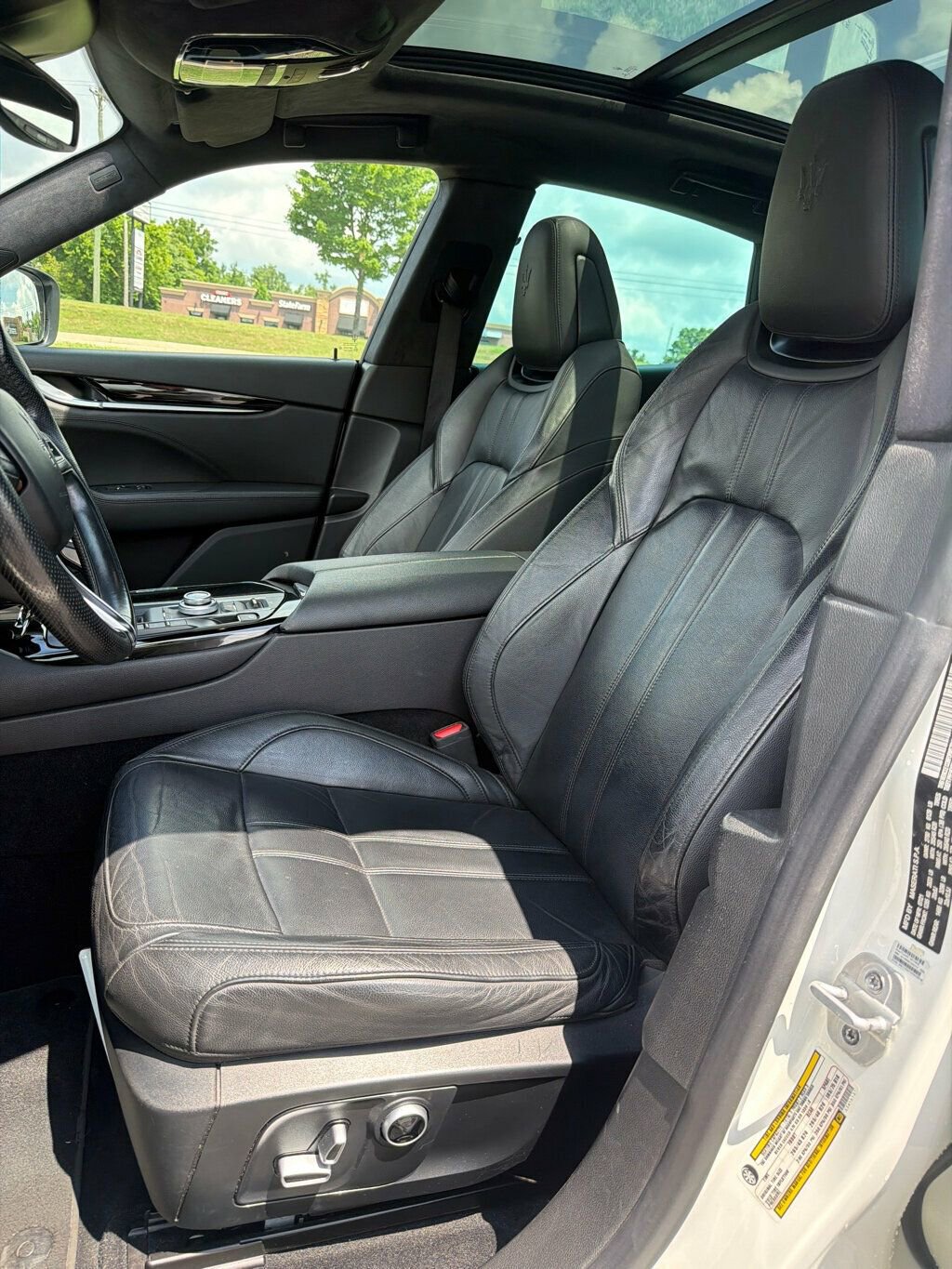 Used 2022 Maserati Levante Modena AWD/4WD image 11
