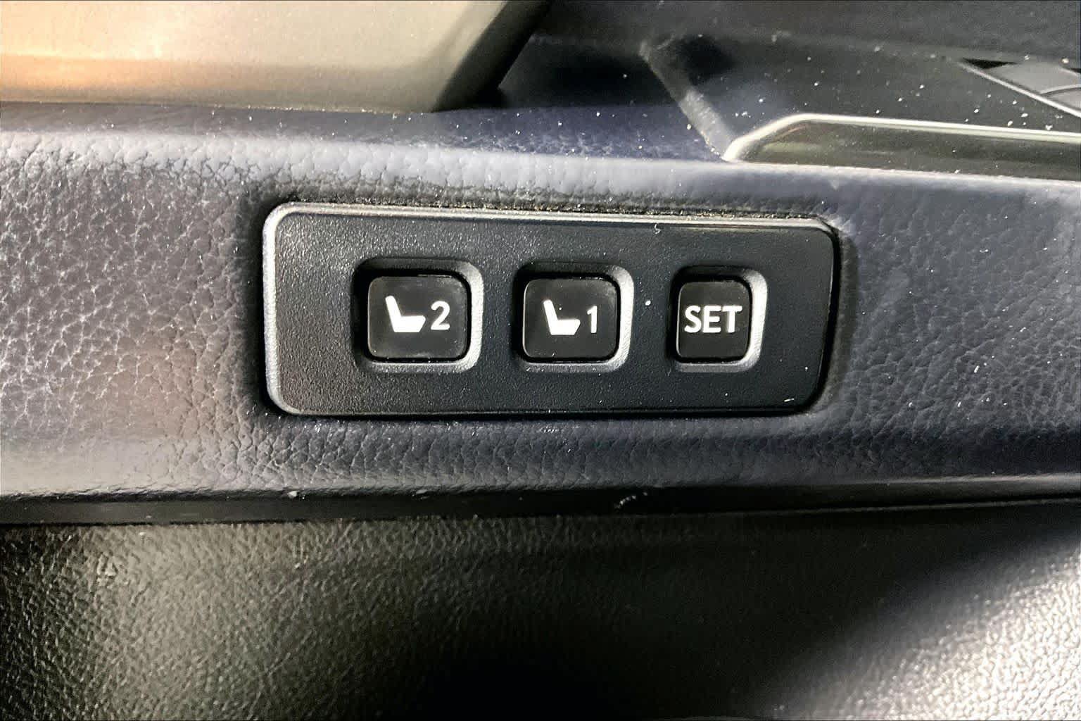 Used 2022 Lexus GX 460 Premium w/ Premium Package AWD/4WD image 32