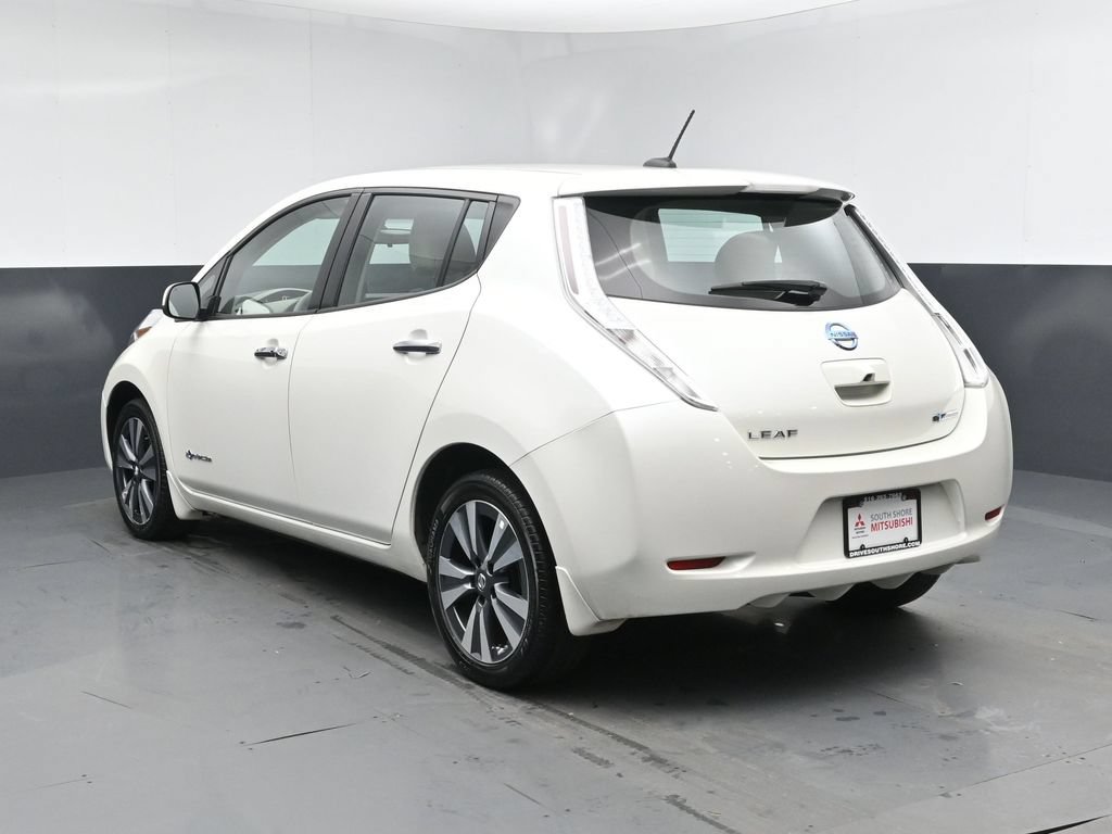 Used 2017 Nissan Leaf SV FWD image 2