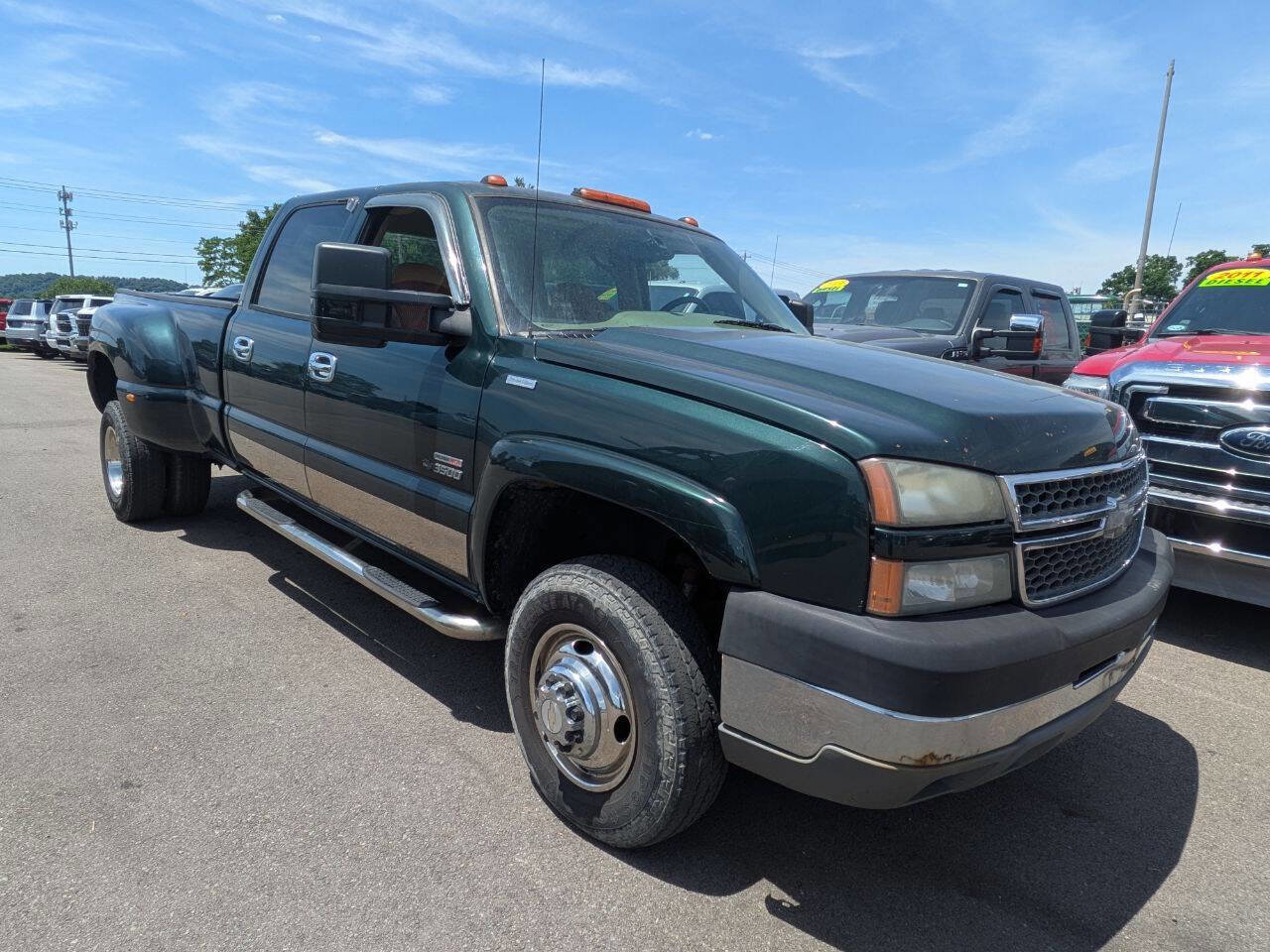 Used 2005 Chevrolet Silverado 3500 LS w/ Heavy-Duty Power Package AWD/4WD image 1