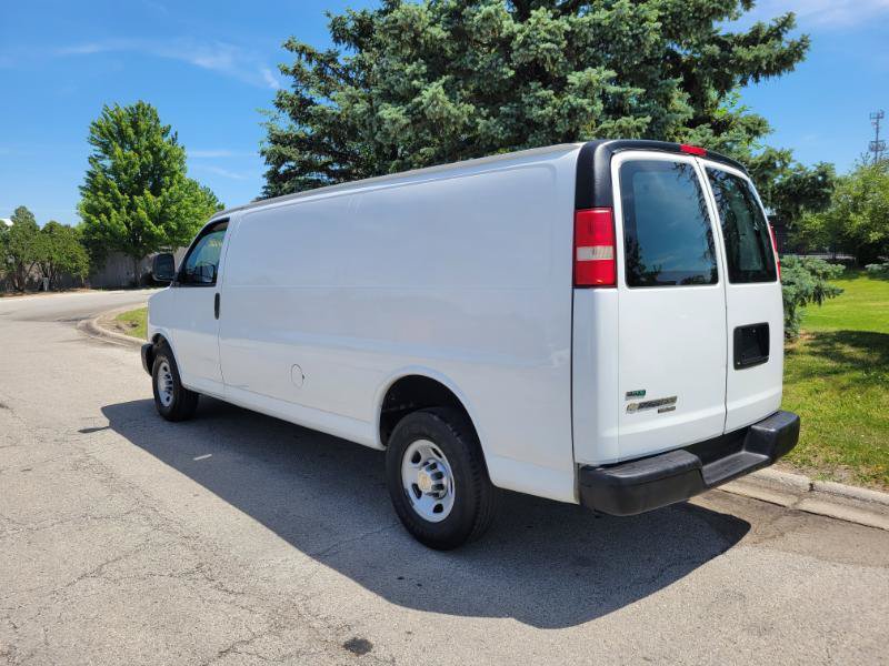 Used 2011 Chevrolet Express 3500 Extended RWD image 9