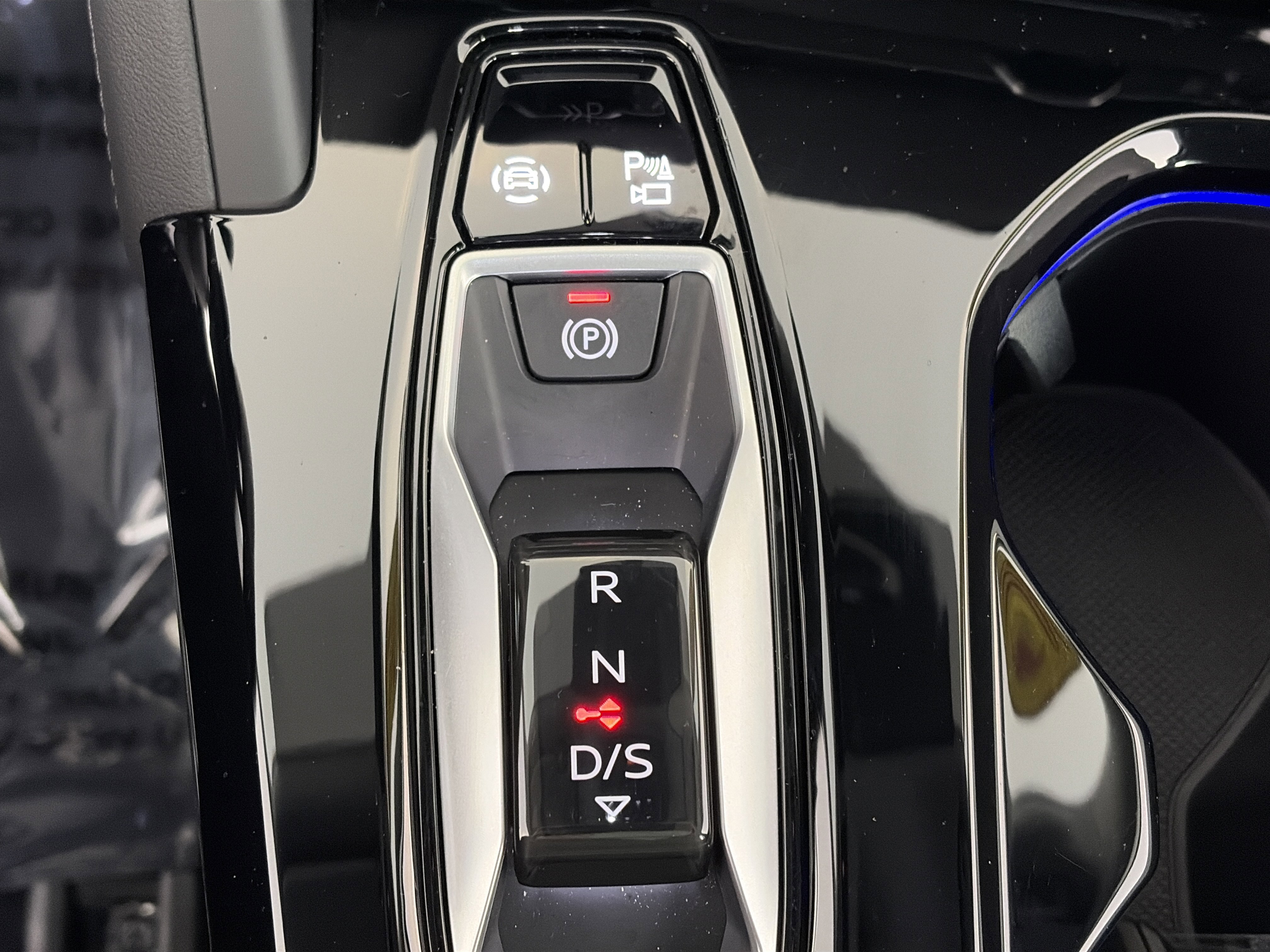 Used 2025 Audi Q5 Premium w/ Convenience Package image 24