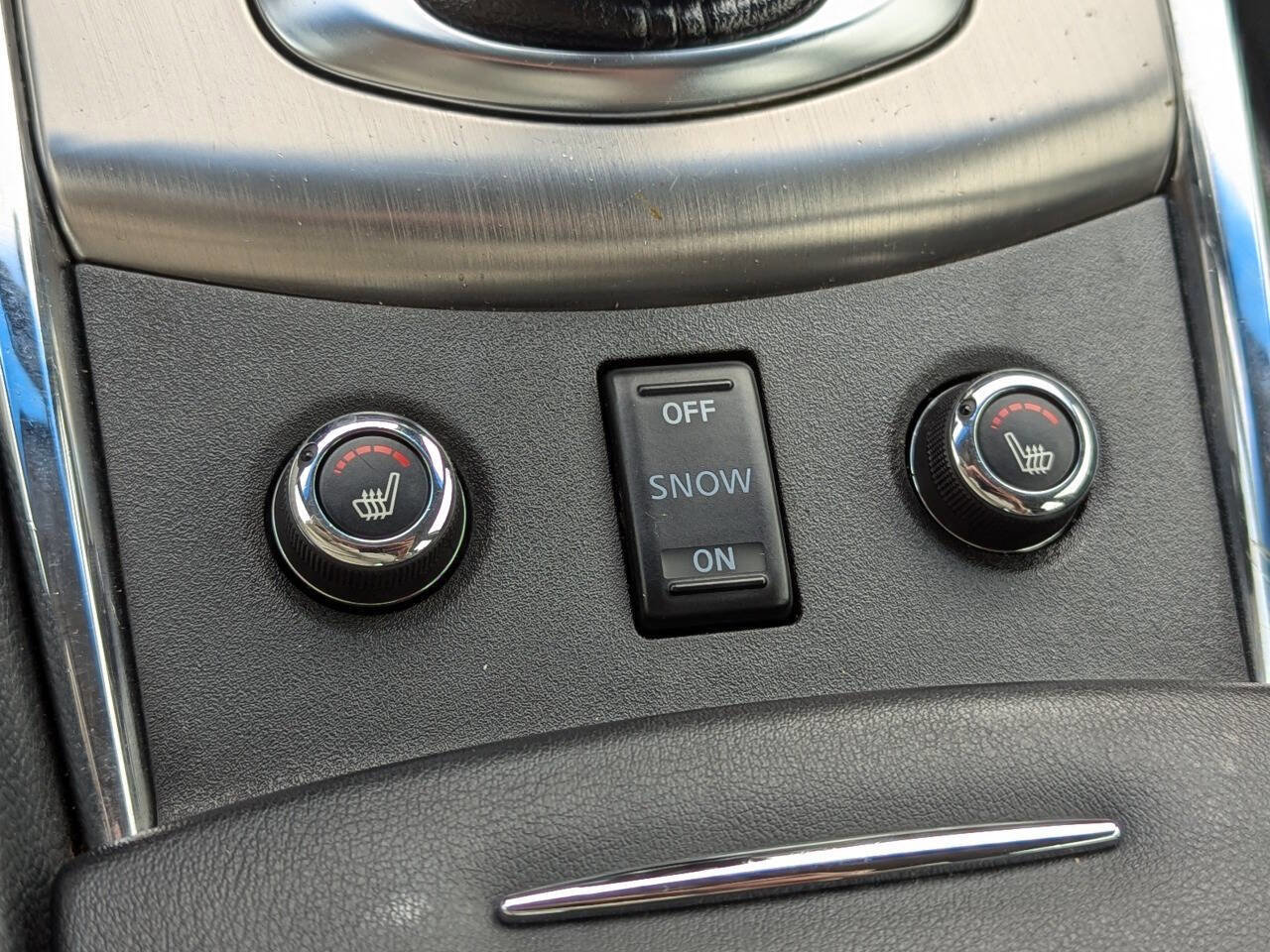 Used 2015 INFINITI Q40 AWD w/ Moonroof Package image 23