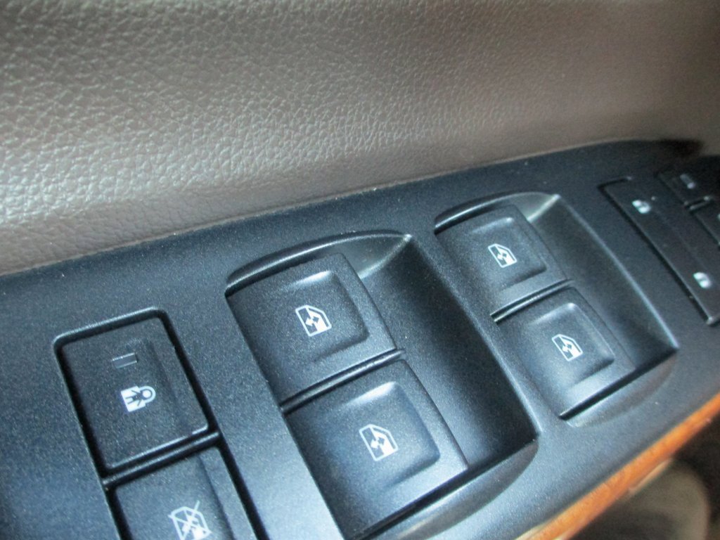 Used 2015 Chevrolet Silverado 3500 High Country w/ Duramax Plus Package image 28