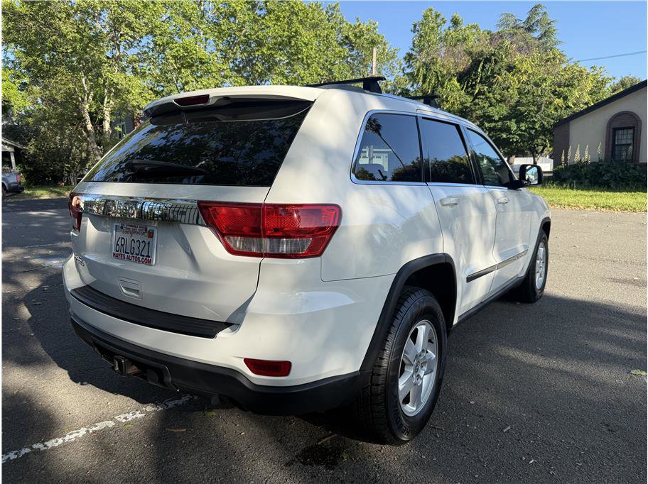 Used 2011 Jeep Grand Cherokee Laredo w/ Security & Convenience Group AWD/4WD image 5