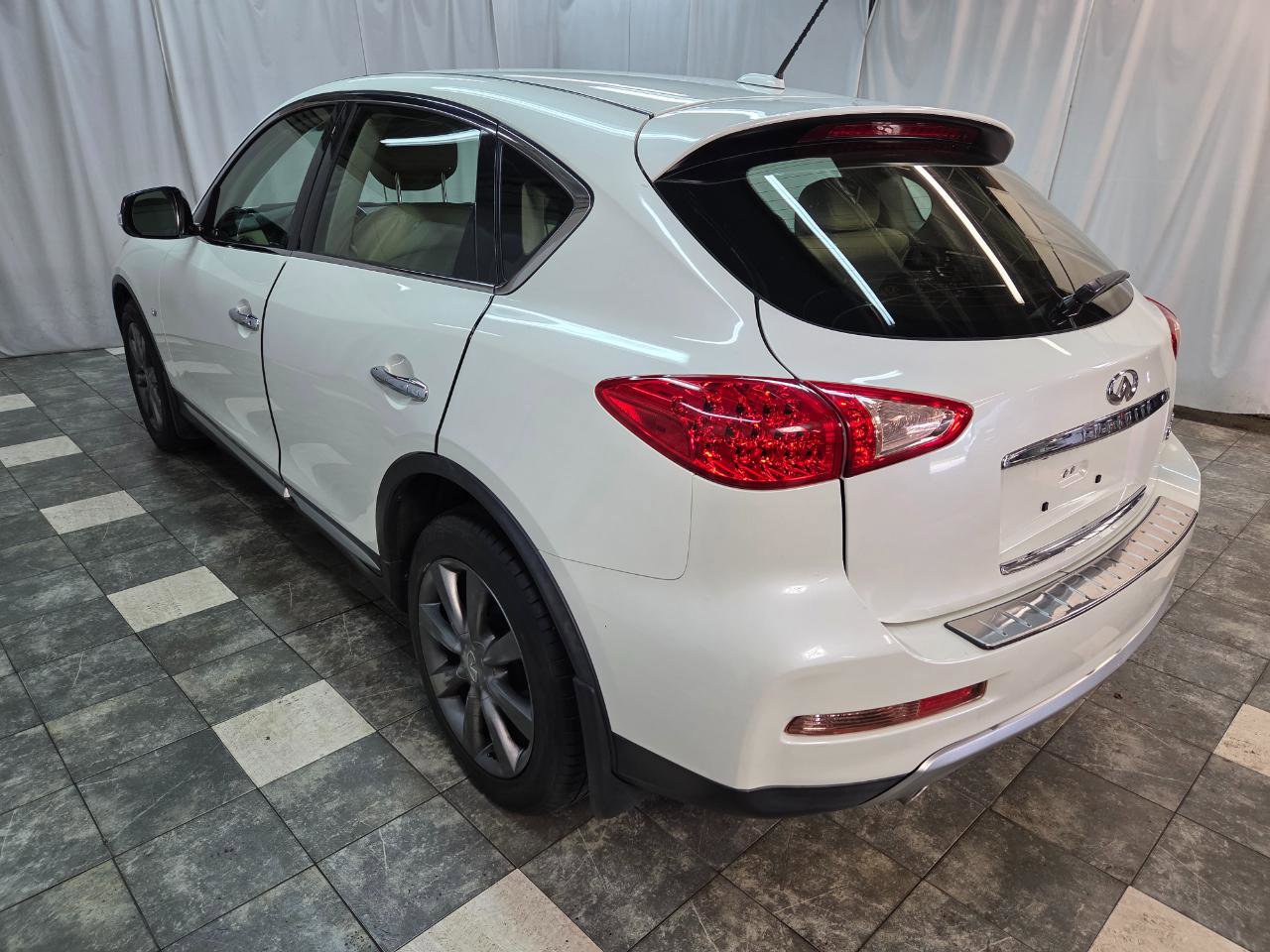 Used 2017 INFINITI QX50 AWD image 6