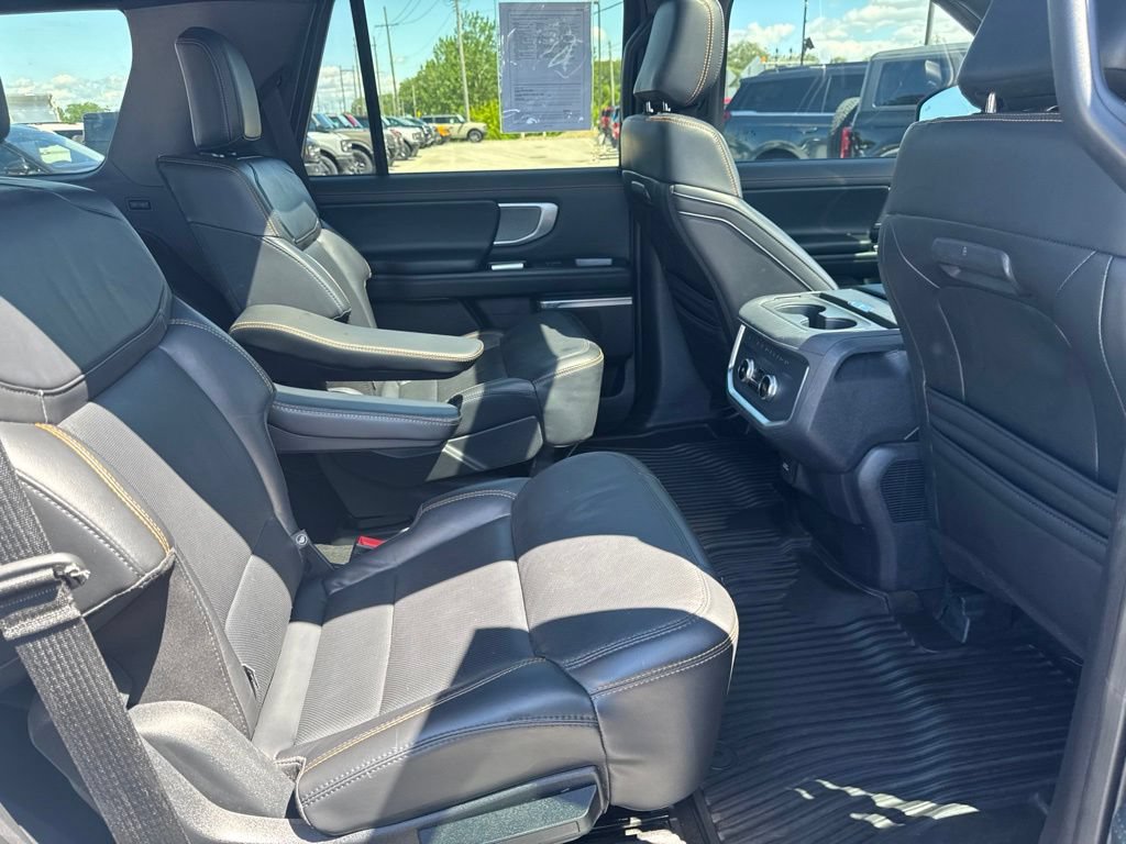 Used 2025 Ford Expedition Tremor AWD/4WD image 48