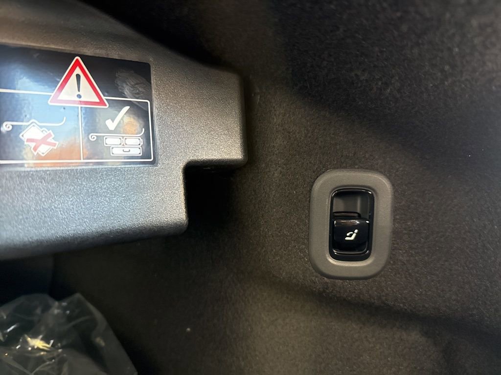 New 2026 Mercedes-Benz CLE 53 AMG 4MATIC Cabriolet image 28