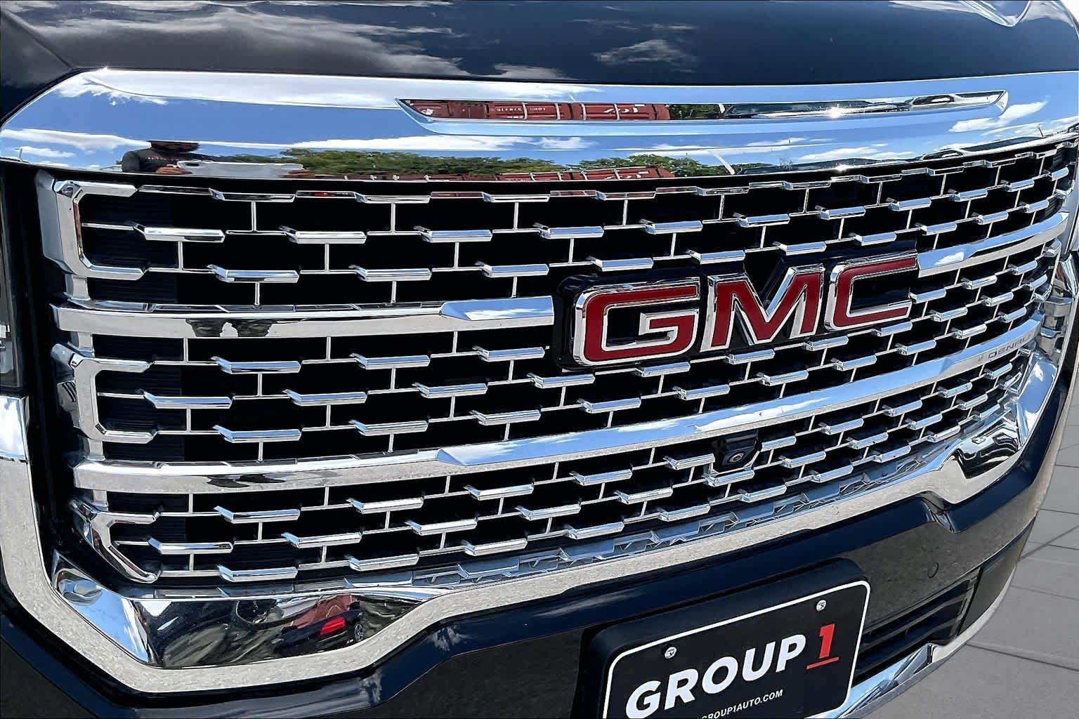 Used 2023 GMC Acadia Denali w/ Black Diamond Edition FWD image 29