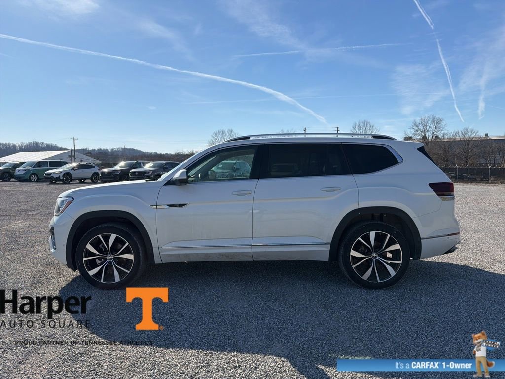 Used 2025 Volkswagen Atlas SEL Premium R-Line image 2