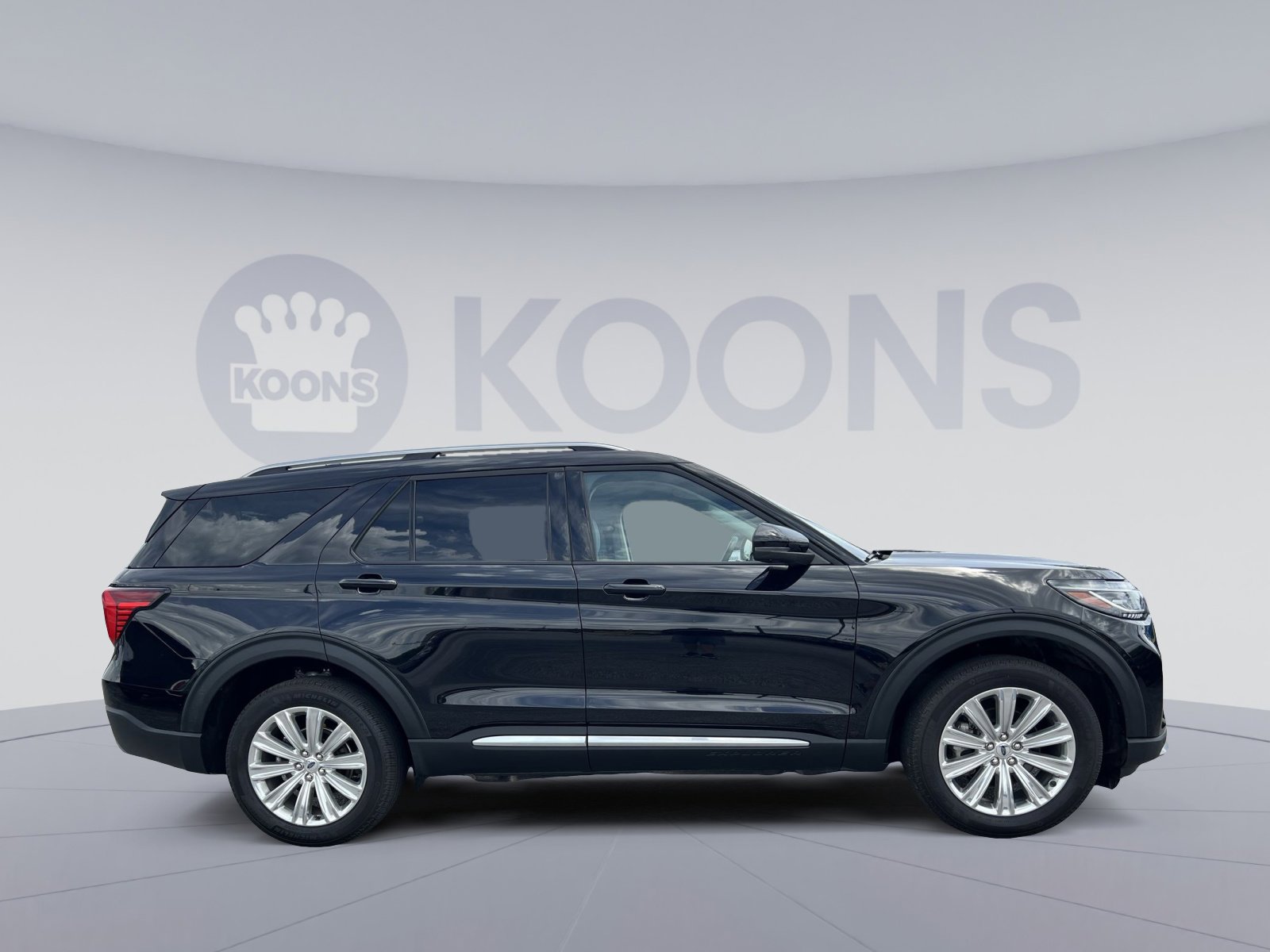 Used 2025 Ford Explorer Platinum w/ LUX Leather Package AWD/4WD image 17
