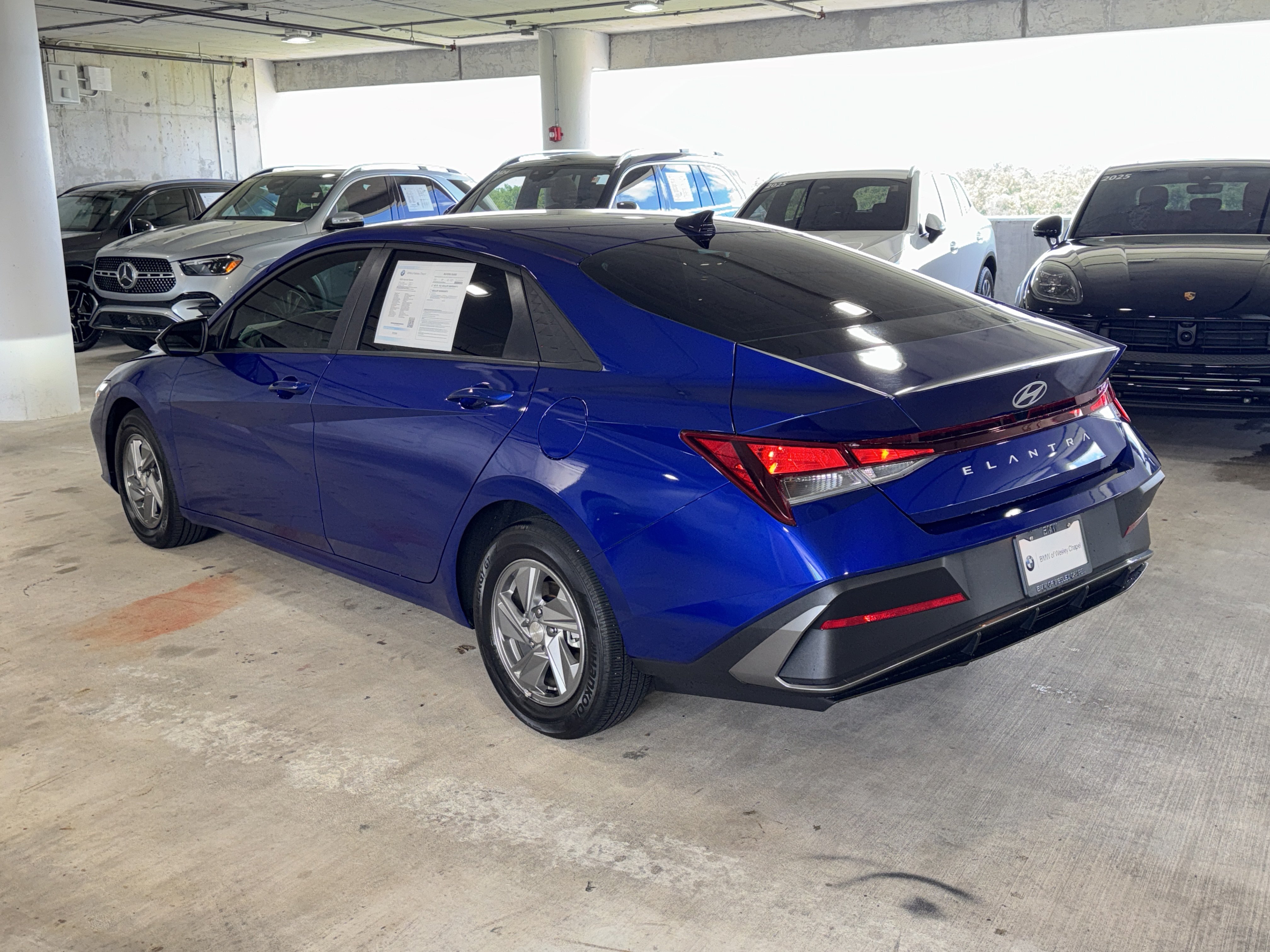 Used 2025 Hyundai Elantra SE FWD image 6