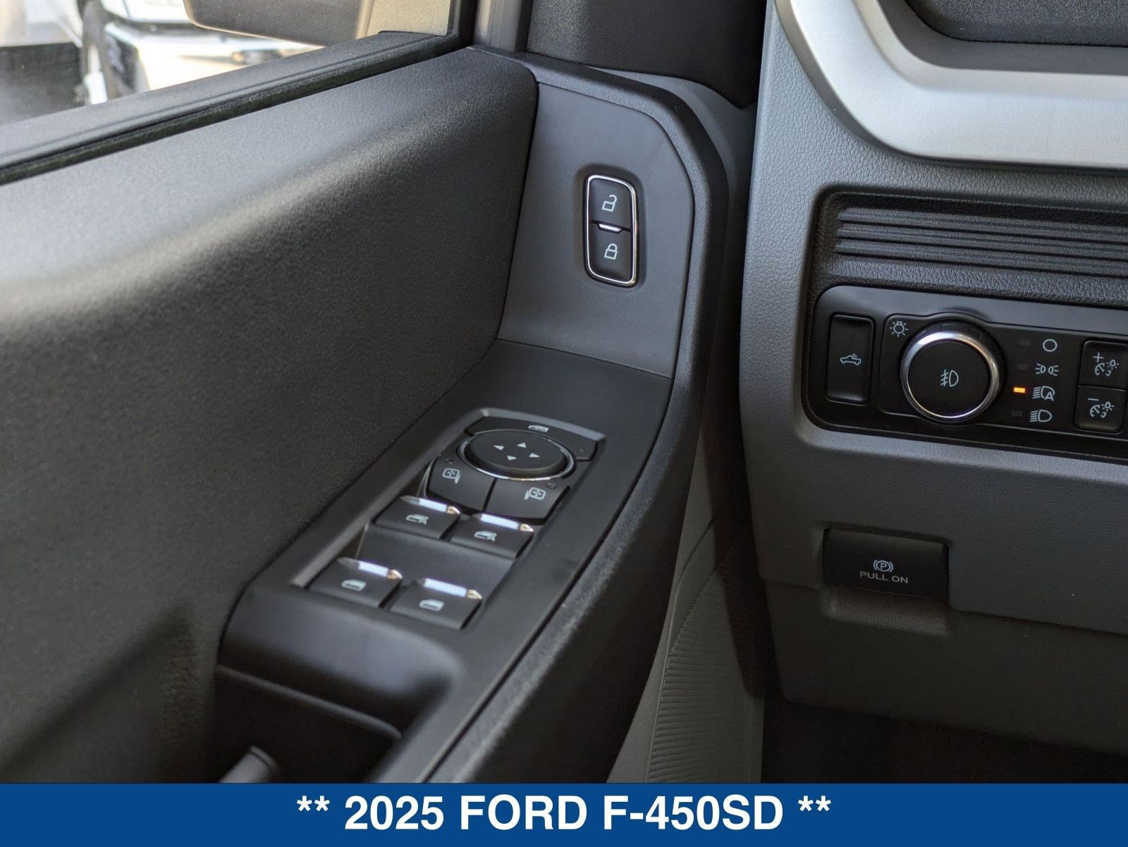 New 2025 Ford F450 XL w/ XL Chrome Package image 19