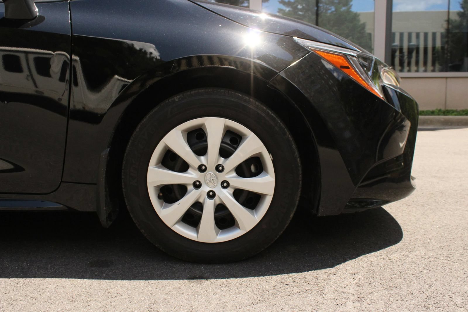 Used 2024 Toyota Corolla LE FWD image 4